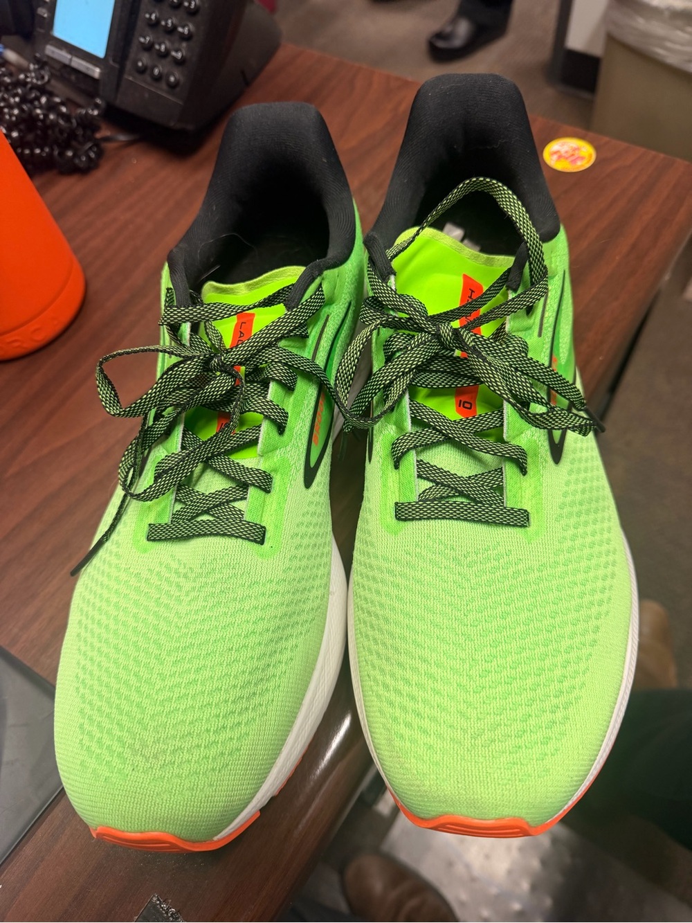 Brooks Launch 10 Men’s Green Gecko/Red Orange/White
